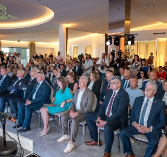 Na svečanoj Akademiji HOK-a dodijeljena priznanja najboljim obrtnicima i majstorima te učeniku, mentoru i srednjoj strukovnoj školi